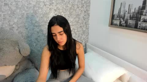 anika_h online show from March 25, 12:12 pm