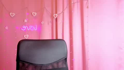 Anni online show from February 28, 4:55 pm