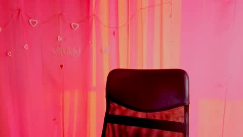 Anni online show from March 24, 3:51 pm