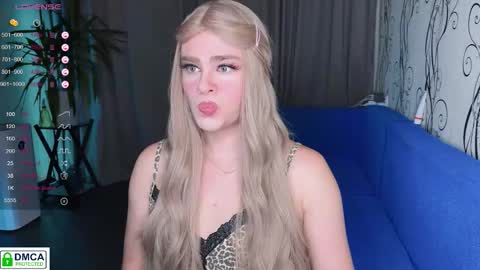 anjalin_sososok online show from November 9, 9:28 pm