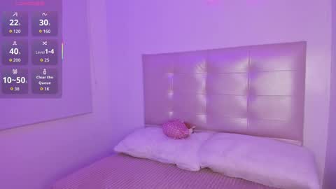 Snapshot of anna_blade_ chatting on September 17, 2:42 pm ANNA online show from September 17, 2:42 pm