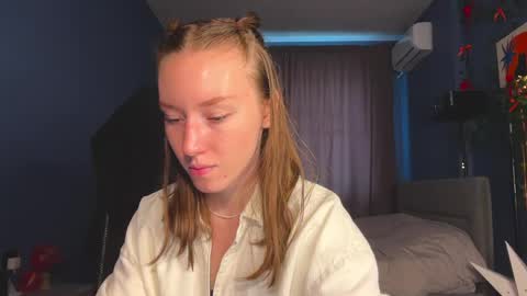 Anna online show from April 18, 1:24 pm