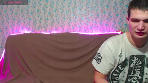 AnnaJake online show from November 17, 9:45 am