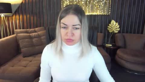 anna_snow9 online show from March 25, 6:31 am