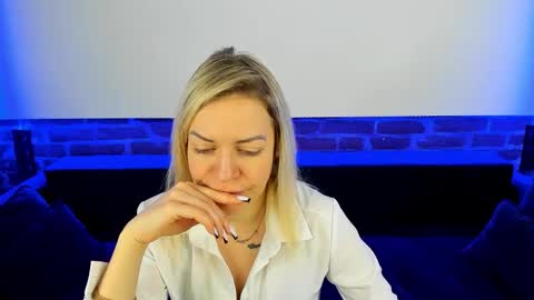 anna_snow9 online show from October 23, 6:37 am