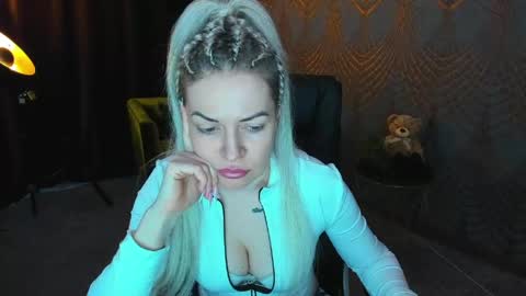 anna_snow9 online show from May 5, 6:41 am