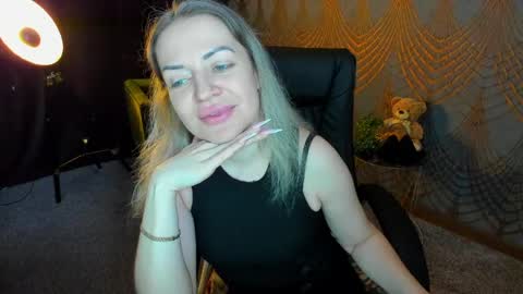 anna_snow9 online show from May 10, 5:08 pm