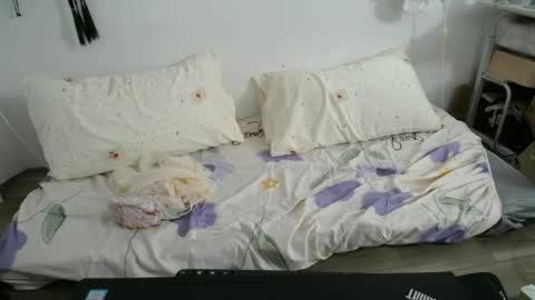 anna_xyz online show from June 29, 1:46 am