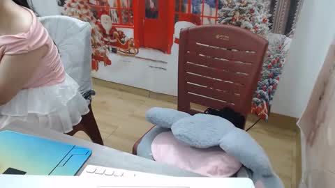 anna_xyz online show from December 4, 2:22 am