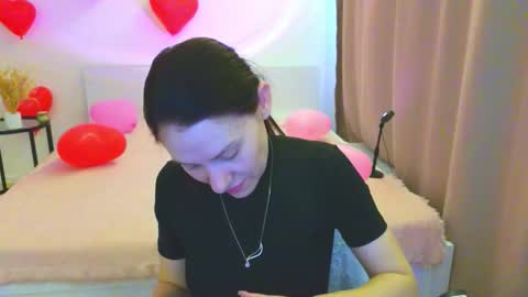 annaabels online show from February 12, 8:07 am