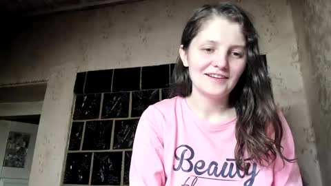 Snapshot of annaahcharm chatting on December 4, 6:05 am annaahcharm online show from December 4, 6:05 am