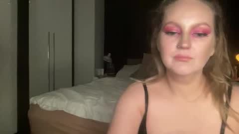 annaandnick33 online show from March 24, 1:22 am