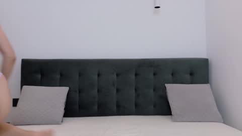 Anna online show from February 19, 8:30 pm