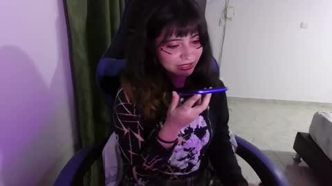 Snapshot of annacrow chatting on October 14, 4:59 am Anna online show from October 14, 4:59 am