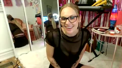 annadelrae444 online show from September 19, 3:21 am
