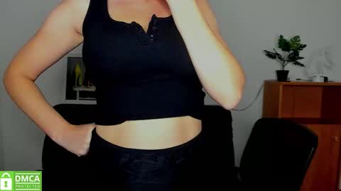 Snapshot of annakillian_kiss chatting on September 25, 11:50 am Anna online show from September 25, 11:50 am