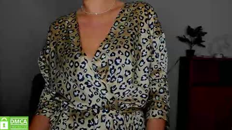 Snapshot of annakillian_kiss chatting on October 5, 5:27 am Anna online show from October 5, 5:27 am