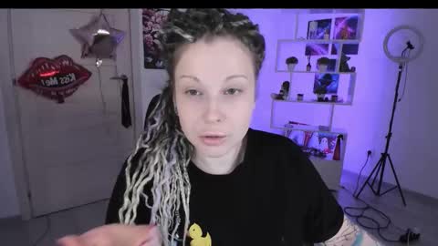 Anna online show from October 18, 7:07 pm