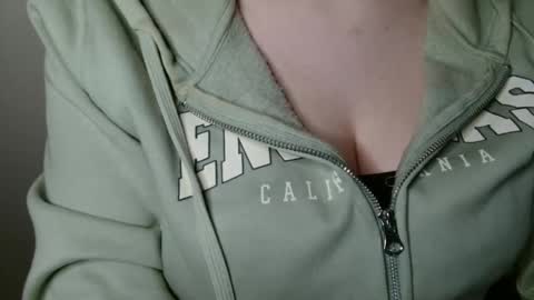 Bella online show from February 11, 3:38 pm