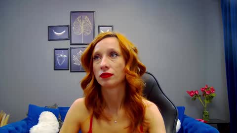 Snapshot of annehove chatting on February 28, 8:42 am Anne online show from February 28, 8:42 am
