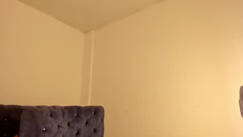 annelis_om online show from April 10, 3:17 pm