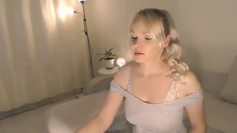 Annett online show from October 5, 1:58 am