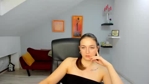 annewilsonn online show from January 14, 5:32 pm