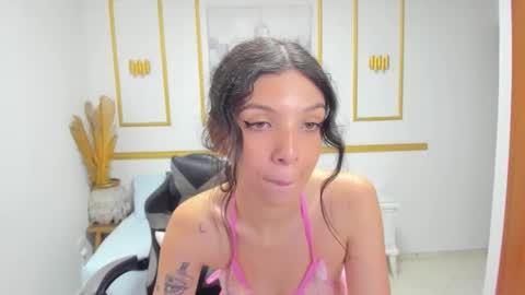 Snapshot of annie_applee chatting on September 9, 12:16 pm A N N I E  online show from September 9, 12:16 pm