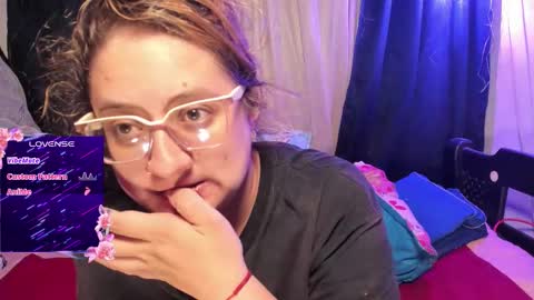 Snapshot of annie_bigboobs_ chatting on September 17, 2:59 am Ana Bolena independent model online show from September 17, 2:59 am