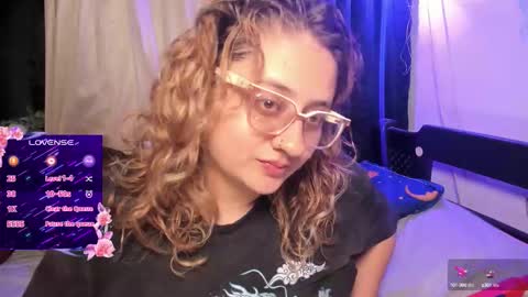 Snapshot of annie_bigboobs_ chatting on October 2, 10:41 pm Ana Bolena independent model online show from October 2, 10:41 pm