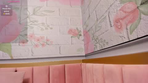 Snapshot of annie_cute18 chatting on February 22, 3:45 am annie_cute18 online show from February 22, 3:45 am