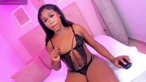 annie_dolce_ online show from November 12, 9:50 pm