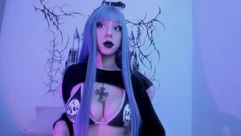 annie  online show from February 28, 10:28 pm