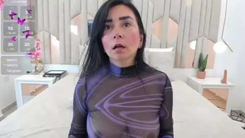 im annie   online show from March 25, 3:41 pm