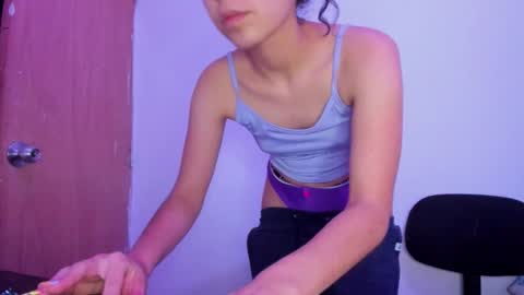 annie_rosse1017 online show from February 22, 5:11 am