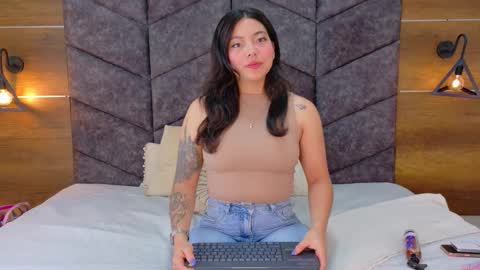 ANNIE online show from March 7, 11:54 am