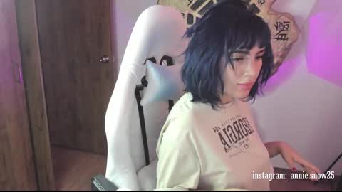 JEANNE no olvides seguirme dont forget follow me  uu online show from February 21, 10:26 pm