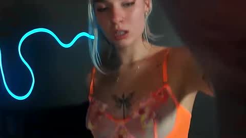 Snapshot of annieangel18 chatting on January 3, 11:46 am ONLY FANS online show from January 3, 11:46 am