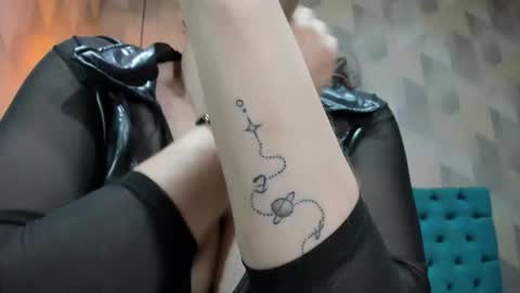 Annie online show from December 2, 3:10 pm