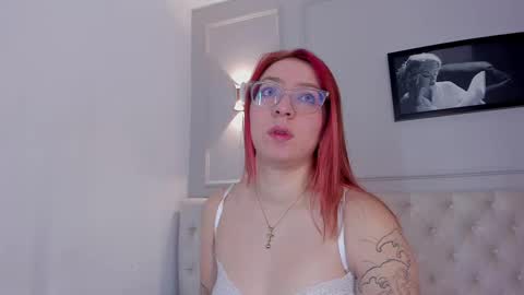Snapshot of anniemartinezz chatting on February 20, 12:04 pm Annie online show from February 20, 12:04 pm