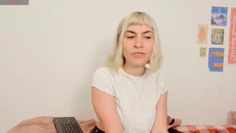 annietinky online show from September 19, 12:59 am