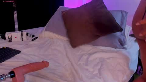 Snapshot of annita_01 chatting on October 3, 7:44 pm Annita online show from October 3, 7:44 pm