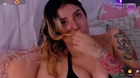 Snapshot of anntonellalee chatting on October 19, 1:54 am Antonella Lee online show from October 19, 1:54 am