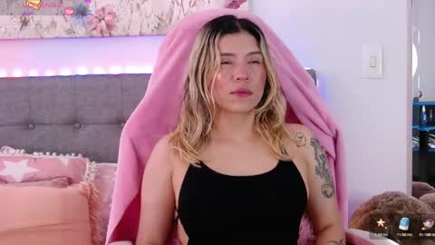 Antonella Lee online show from April 9, 3:39 pm