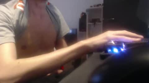 LoyalDog online show from January 16, 1:09 pm