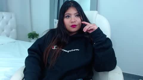 Snapshot of anny_louis chatting on February 19, 8:22 am ANNY LOUIS online show from February 19, 8:22 am