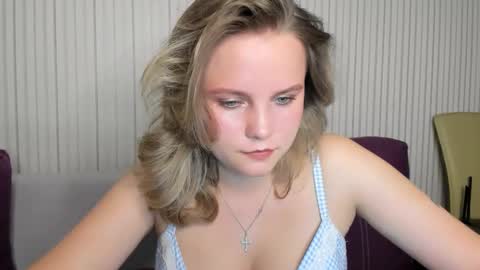 Snapshot of anny_love_you chatting on September 22, 7:51 pm anny_love_you online show from September 22, 7:51 pm