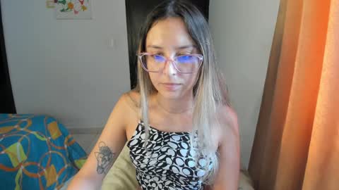 Issabela online show from December 5, 6:39 pm