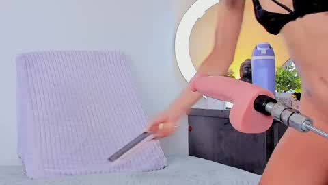 Annyy Ricee28 online show from May 25, 4:35 pm