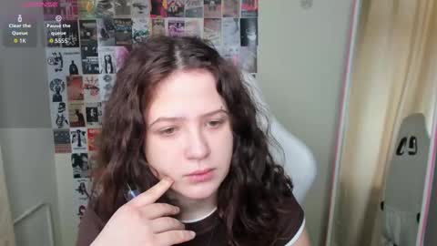 Anora online show from February 11, 8:07 am